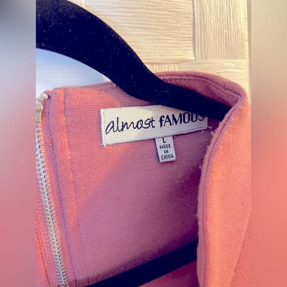 🎀 Almost Famous Form Fitting Dress/Size Large - Picture 2 of 4